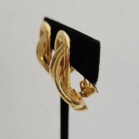 PAOLO GUCCI Gold Tone Twisted Clip-on Earrings - Picture 2 of 5